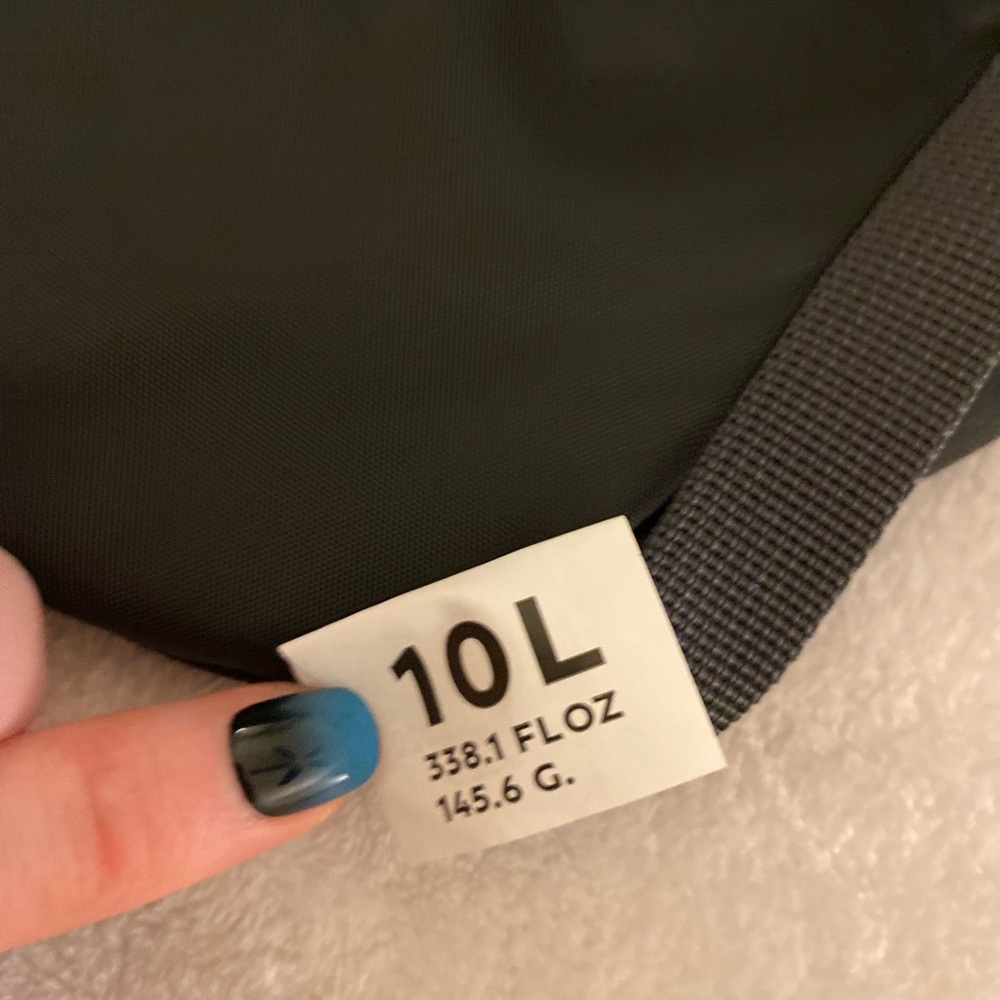 ๐ Quechua Black Backpack - Picture 13 of 15